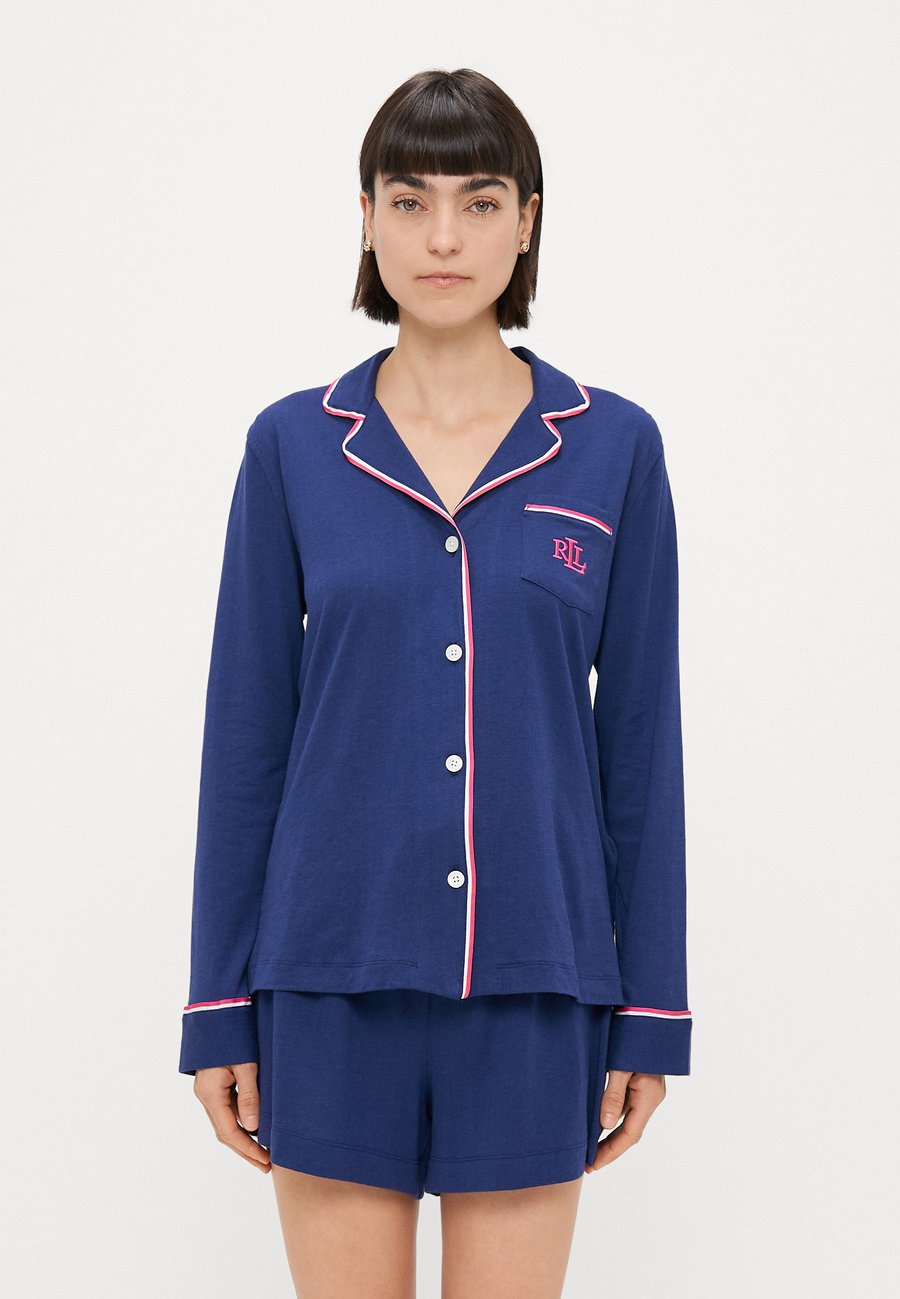 Пижамный комплект Lauren Ralph Lauren TEXTURED NOTCH COLLAR , Navy/Dark Blue
Пижамный комплект Lauren Ralph Lauren TEXTURED NOTCH COLLAR , Navy/Dark Blue