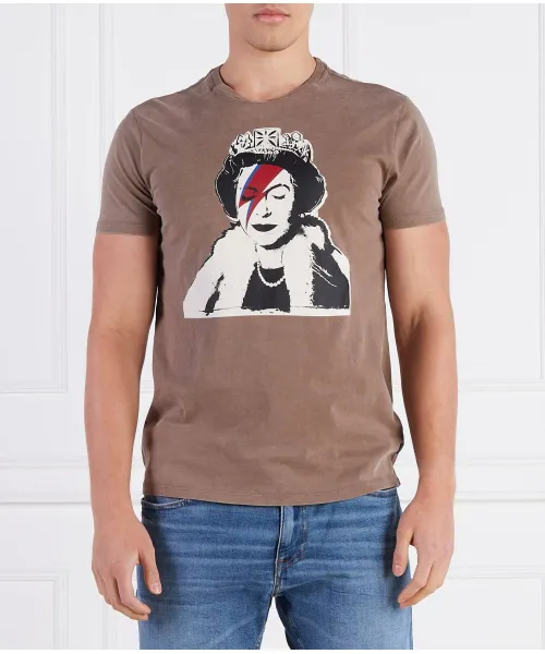 Футболка «Королева Бэнкси» Regular fit Guess Jeans, коричневый
Футболка «Королева Бэнкси» Regular fit Guess Jeans, коричневый