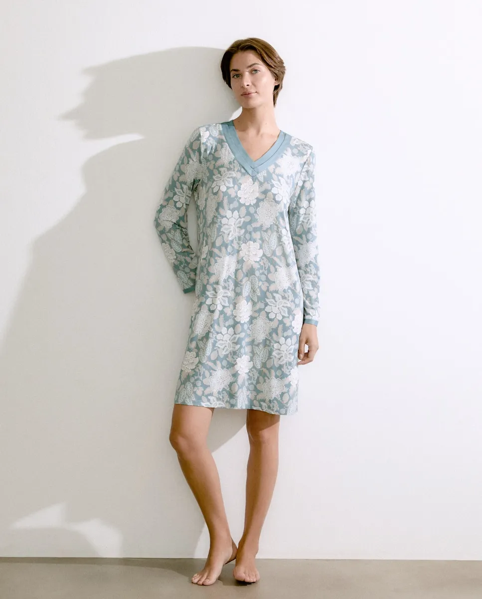 Ночная рубашка с цветочным принтом и V-образным вырезом Énfasis, синий
Ночная рубашка с цветочным принтом и V-образным вырезом Énfasis, синий