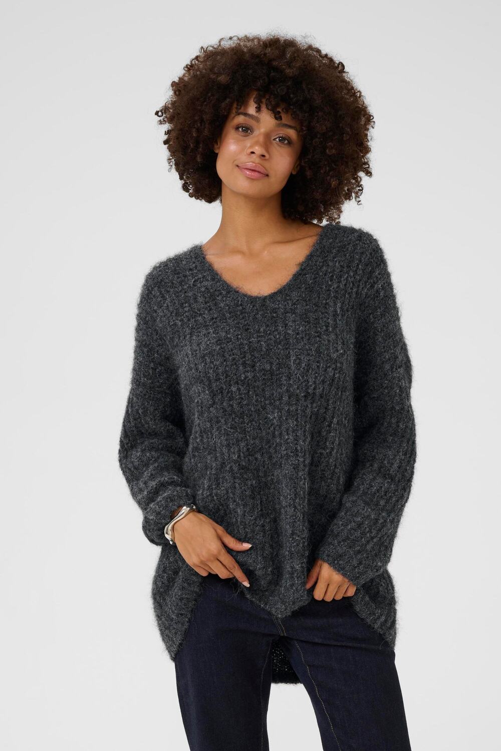 CULTURE Свитер 'CU Brava' в крапчатом черном цвете
CULTURE Свитер 'CU Brava' в крапчатом черном цвете