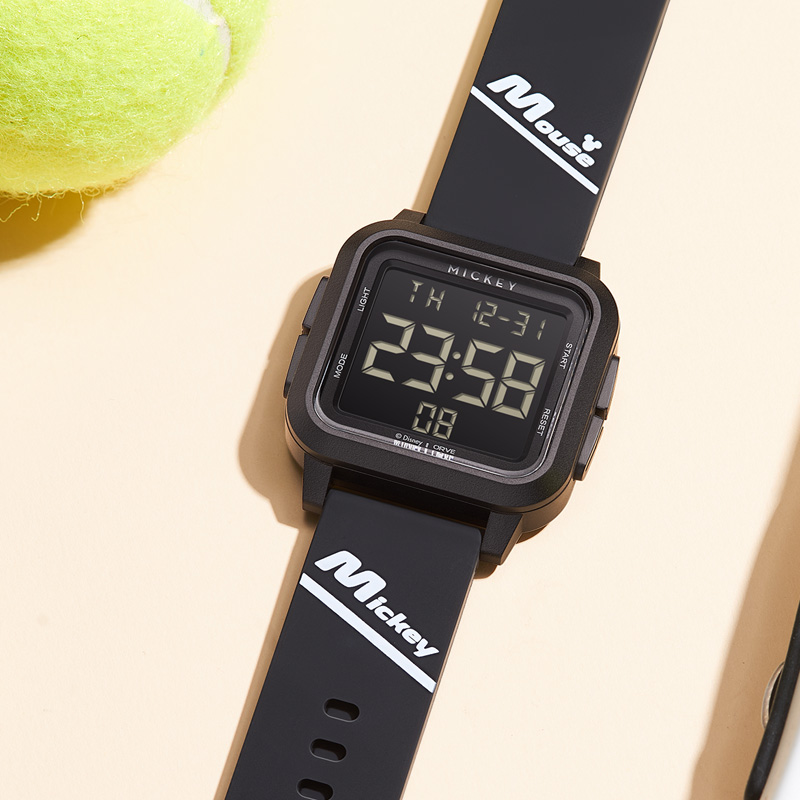 Disney Микки серия электронные часы с силиконовым ремешком унисекс черный циферблат
Disney Микки серия электронные часы с силиконовым ремешком унисекс черный циферблат
