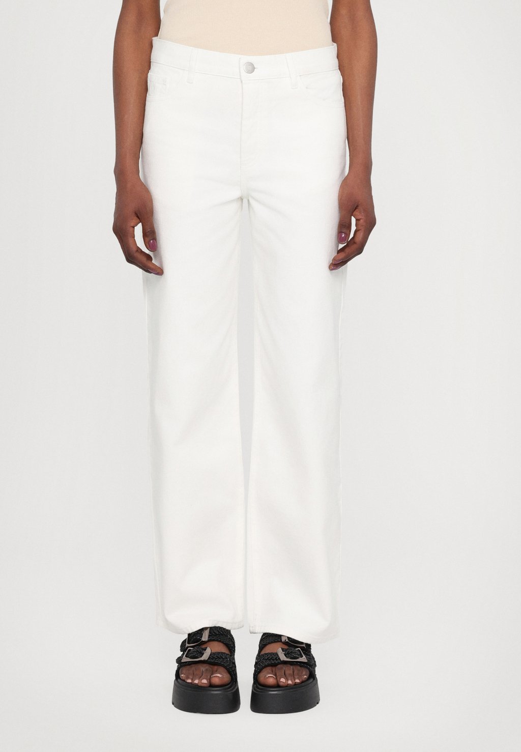 Джинсы свободного кроя VINOLA By Malene Birger, кремовый
Джинсы свободного кроя VINOLA By Malene Birger, кремовый