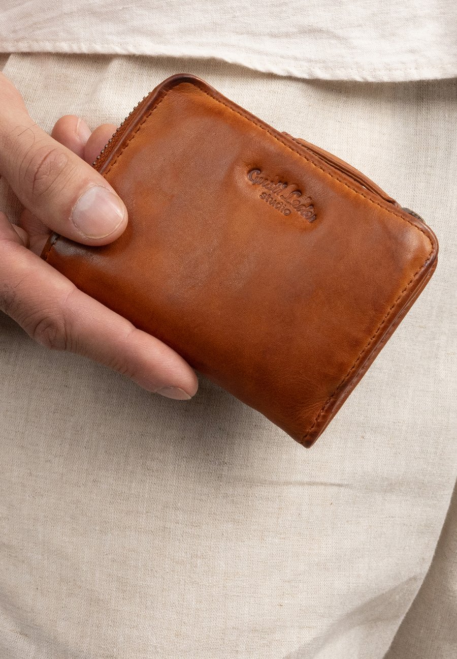 Кошелек Gusti Leder AVNI, Cognac
Кошелек Gusti Leder AVNI, Cognac