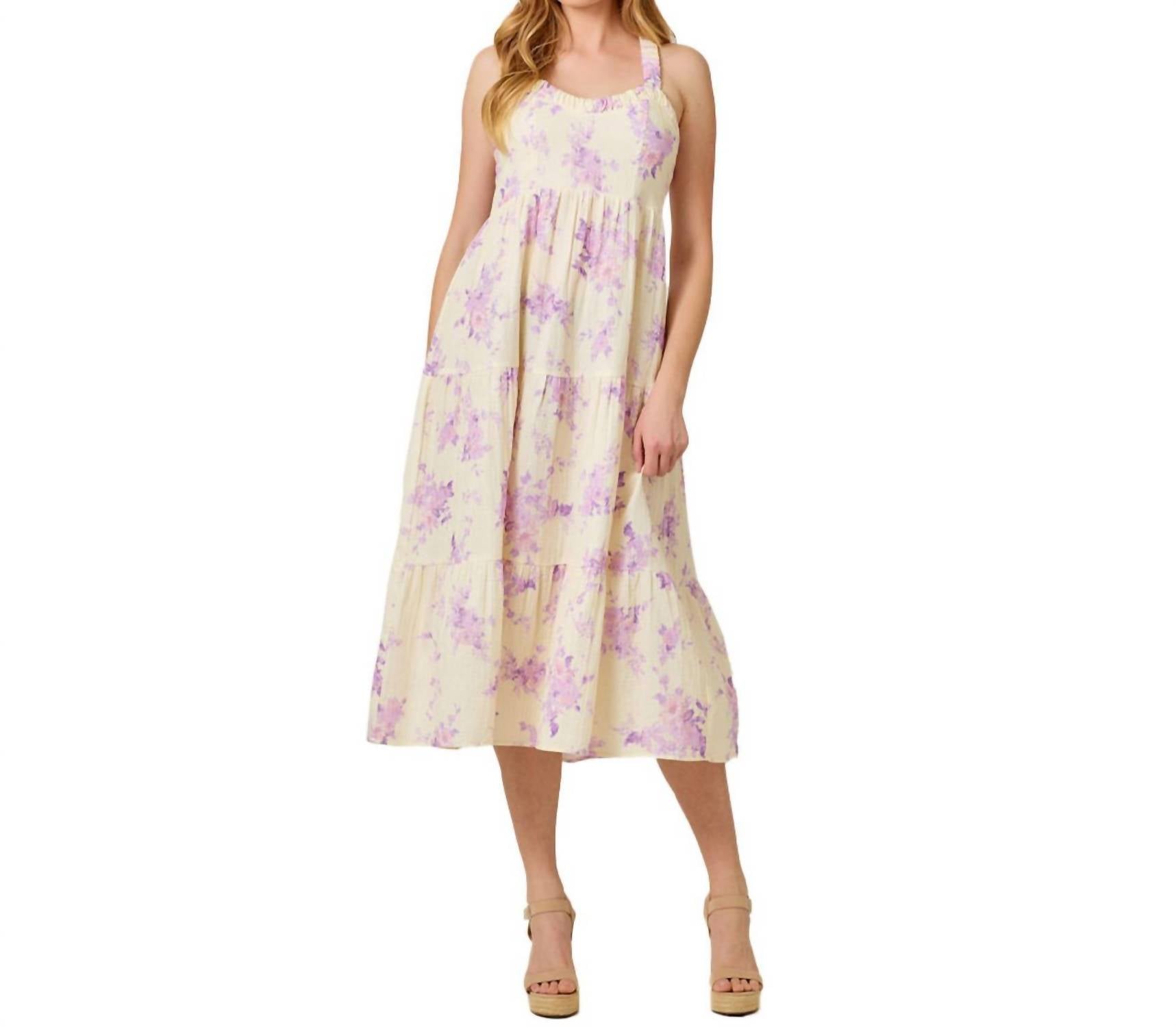 Цветочное платье миди в многоярусном исполнении в цвете слоновой кости Mystree
Цветочное платье миди в многоярусном исполнении в цвете слоновой кости Mystree