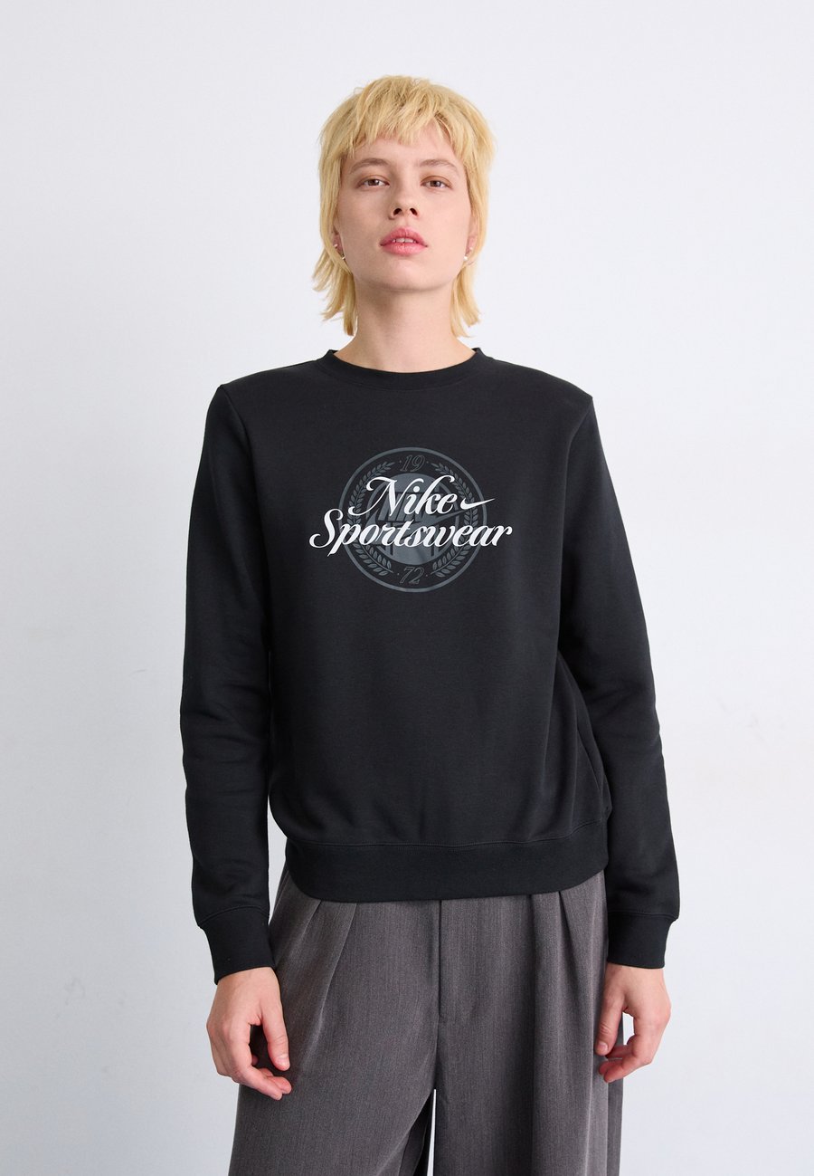 Толстовка Nike Sportswear CLUB CREW, Black/Photon Dust/Black
Толстовка Nike Sportswear CLUB CREW, Black/Photon Dust/Black