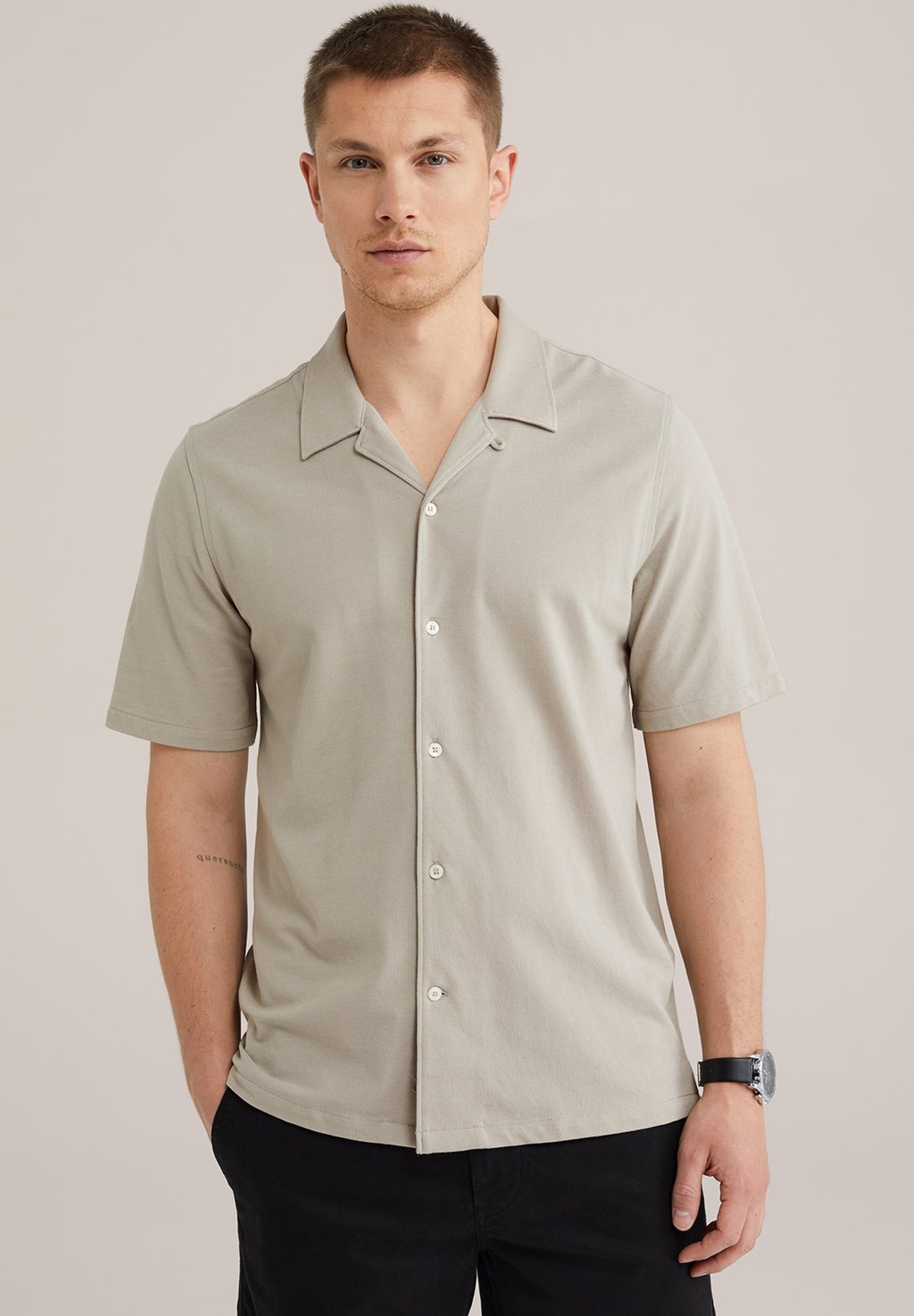 Рубашка THE KNITTED WE Fashion, светло-коричневый
Рубашка THE KNITTED WE Fashion, светло-коричневый