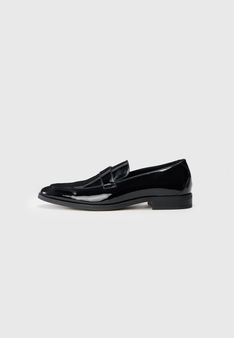 Лоферы Pier One Slip-ons, Black
Лоферы Pier One Slip-ons, Black