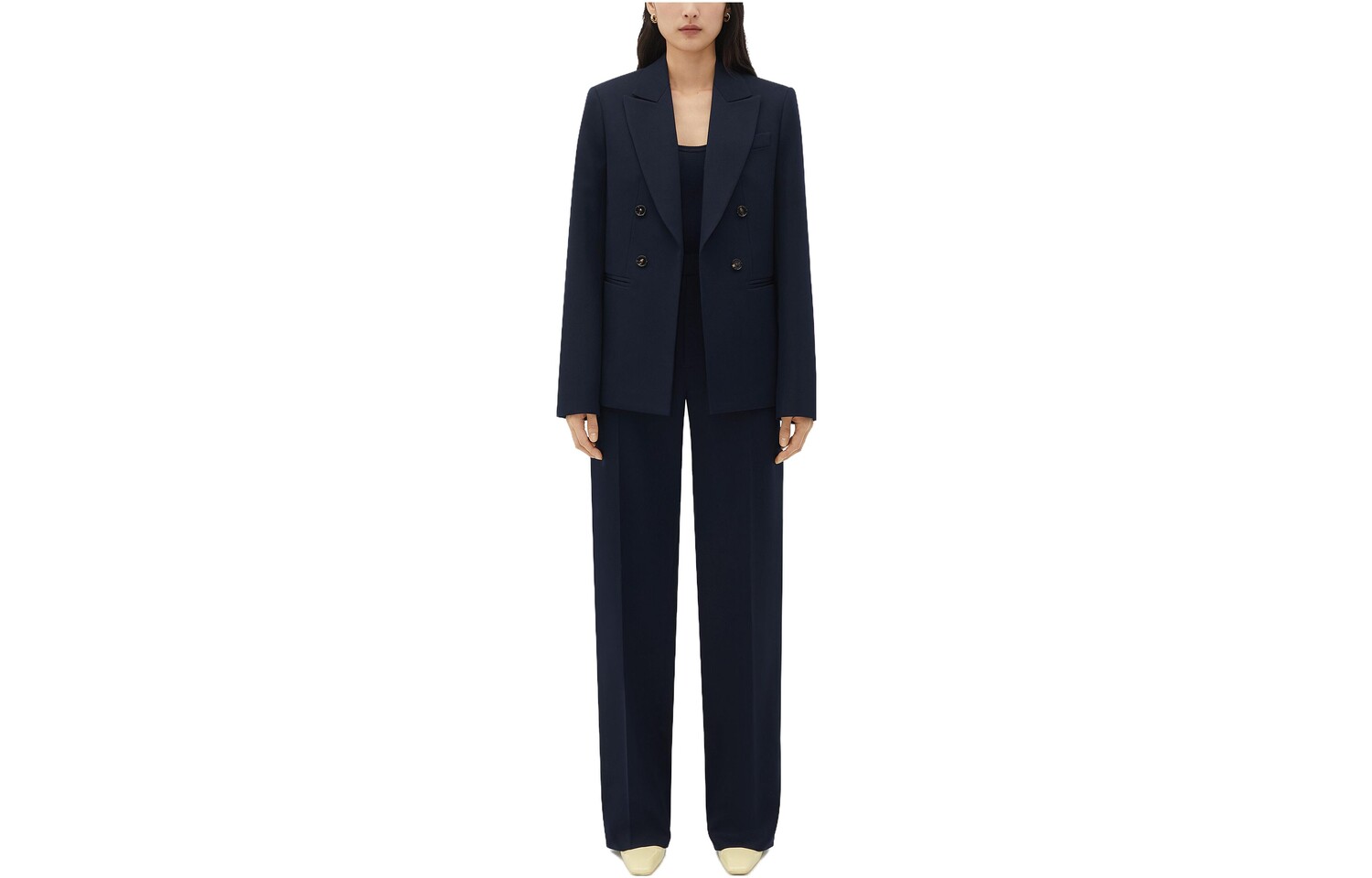 Куртка женская темно-синяя Bottega Veneta
Куртка женская темно-синяя Bottega Veneta