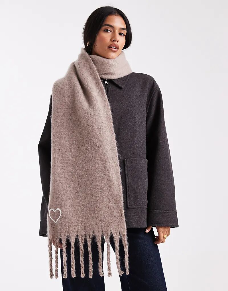 Вязаный шарф с кисточками от Miss Selfridge в овсяном цвете
Вязаный шарф с кисточками от Miss Selfridge в овсяном цвете