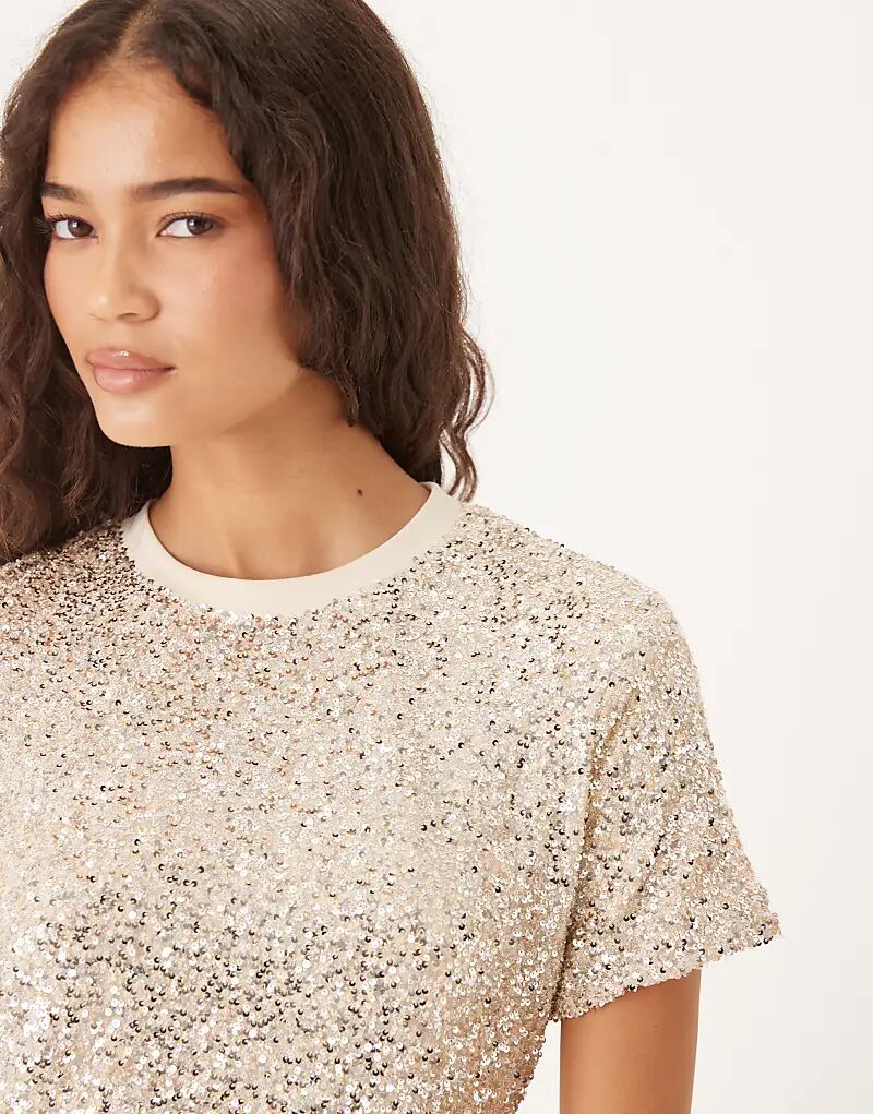 Футболка с пайетками Never Fully Dressed серебристого цвета — часть комплекта 
Футболка с пайетками Never Fully Dressed серебристого цвета — часть комплекта