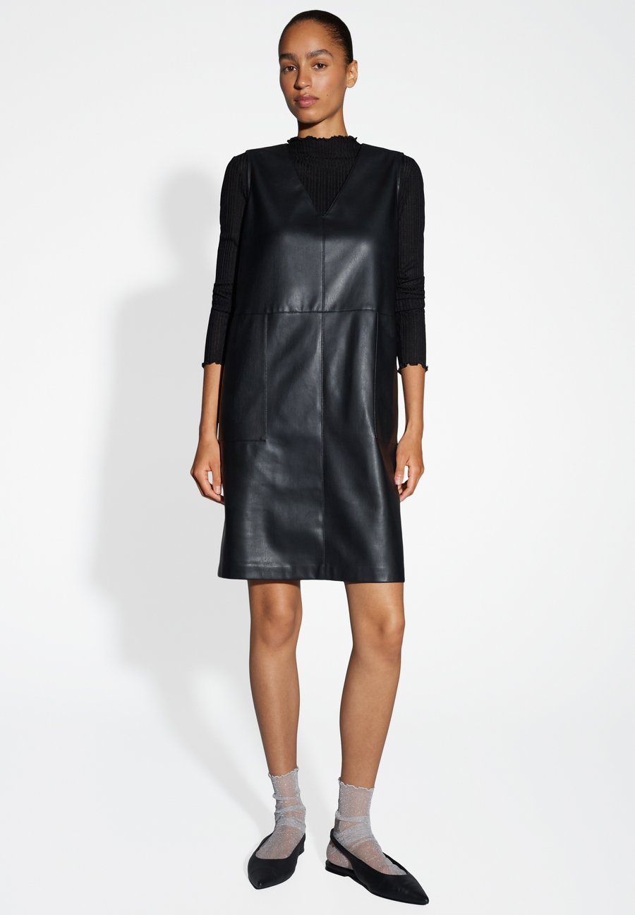 Платье OPUS MINI RELAXED FIT STRAIGHT CUT, Black
Платье OPUS MINI RELAXED FIT STRAIGHT CUT, Black