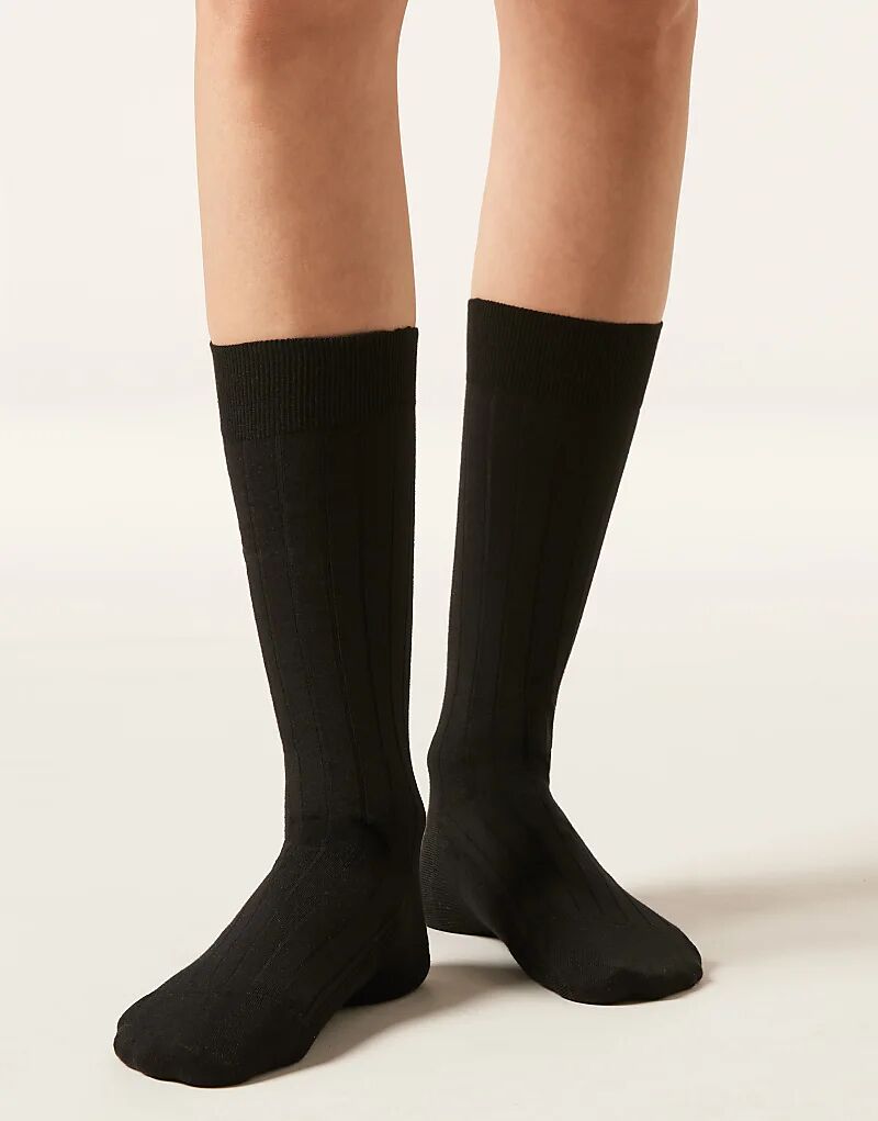 Носки Calzedonia Ribbed длиной до середины голени черного цвета
Носки Calzedonia Ribbed длиной до середины голени черного цвета