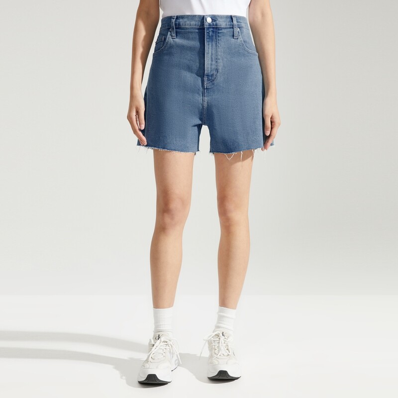 Шорты джинсовые Calvin Klein Jeans женские, светло-голубой
Шорты джинсовые Calvin Klein Jeans женские, светло-голубой