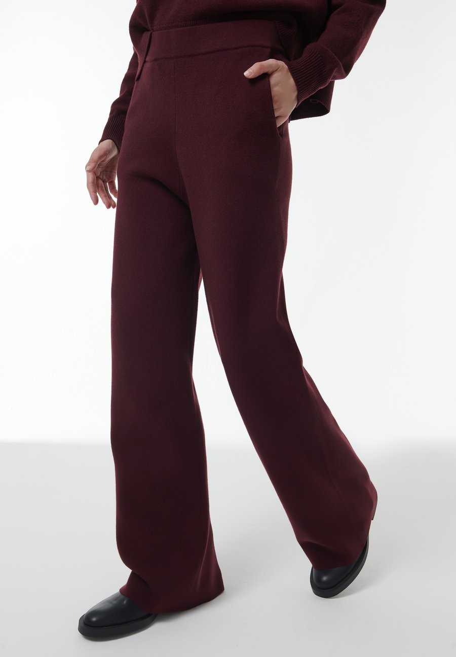 Брюки Leem WIDE, Red
Брюки Leem WIDE, Red