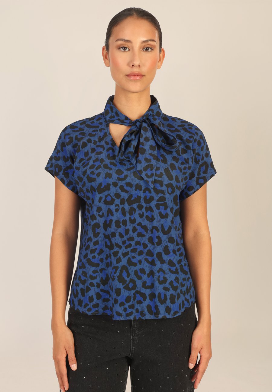 Блуза Apart Blouse, Mittelblau-Multicolor/Multi-Coloured
Блуза Apart Blouse, Mittelblau-Multicolor/Multi-Coloured