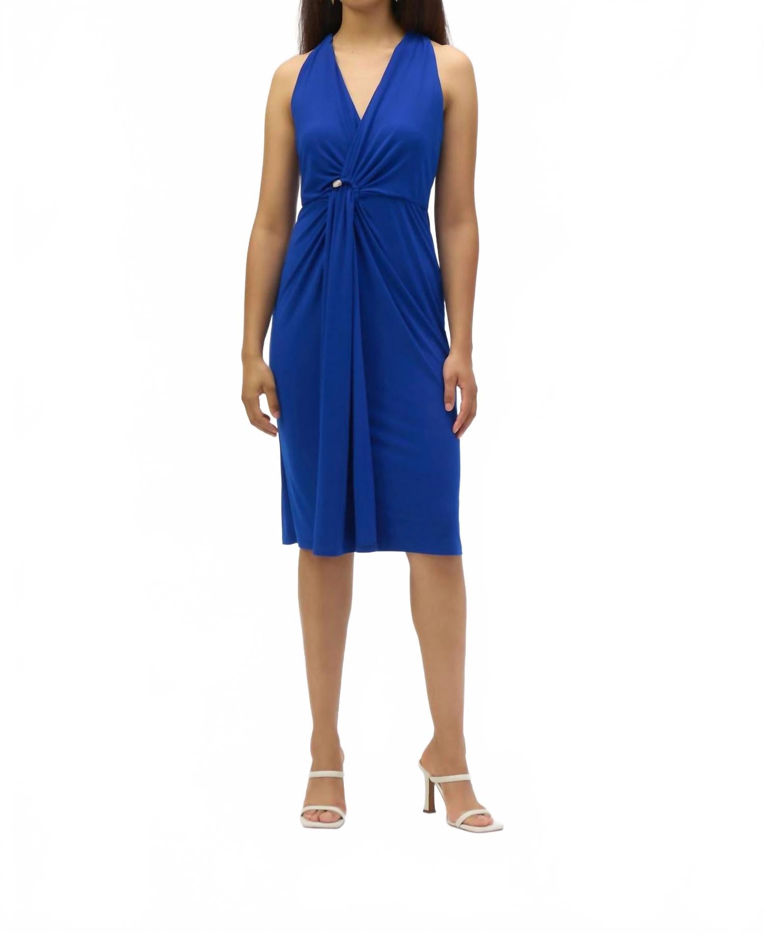 Платье-галтер с драпировкой спереди в королевском сапфировом цвете Joseph Ribkoff, Royal Sapphire
Платье-галтер с драпировкой спереди в королевском сапфировом цвете Joseph Ribkoff, Royal Sapphire