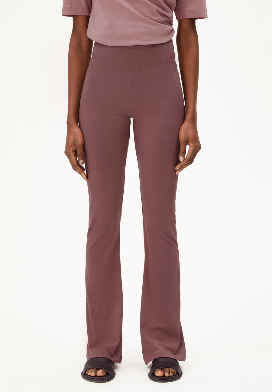 Леггинсы ARMEDANGELS REHMAA LEGGINGS, Dark Berry/Bordeaux
Леггинсы ARMEDANGELS REHMAA LEGGINGS, Dark Berry/Bordeaux