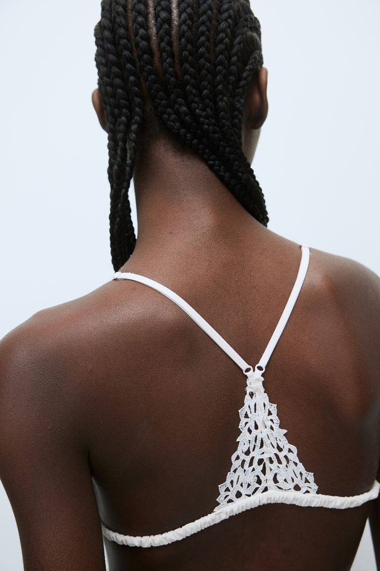 Мягкий бюстгальтер без подкладок с вышивкой H&M, бежевый
Мягкий бюстгальтер без подкладок с вышивкой H&M, бежевый