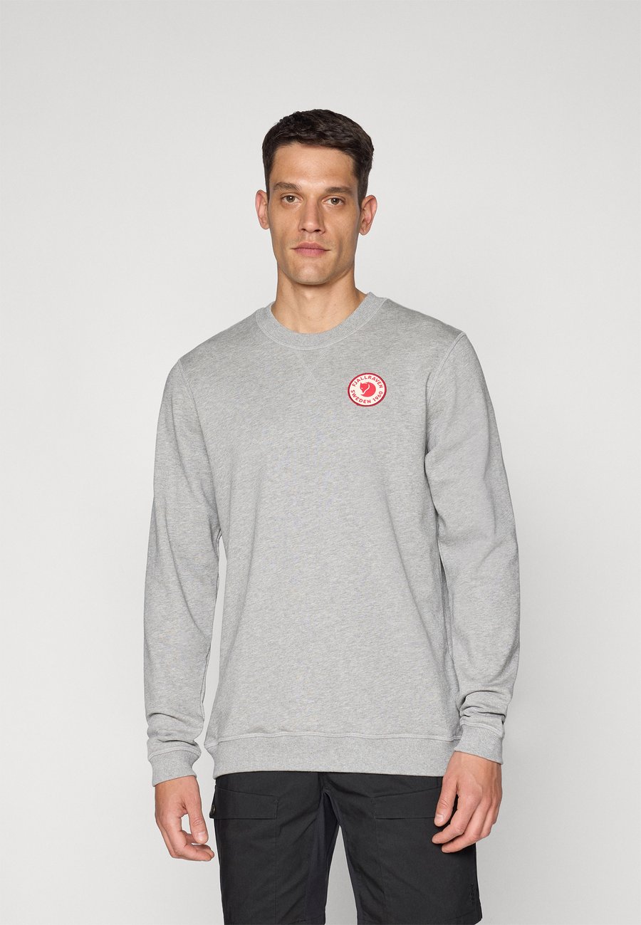 Толстовка Fjällräven LOGO BADGE SWEATER , Grau/Grey
Толстовка Fjällräven LOGO BADGE SWEATER , Grau/Grey