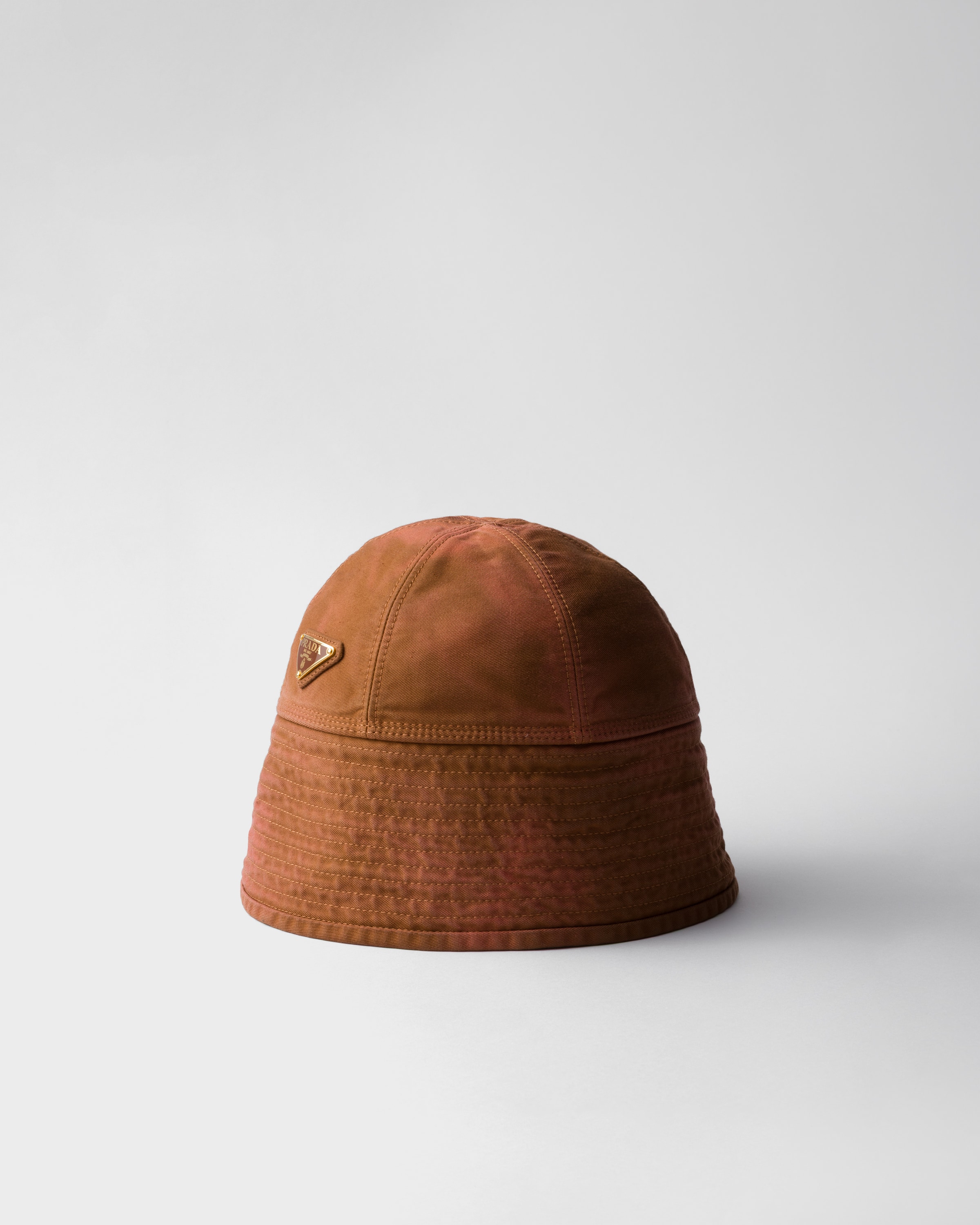 Хлопковая шляпа Prada, коричневый
Хлопковая шляпа Prada, коричневый