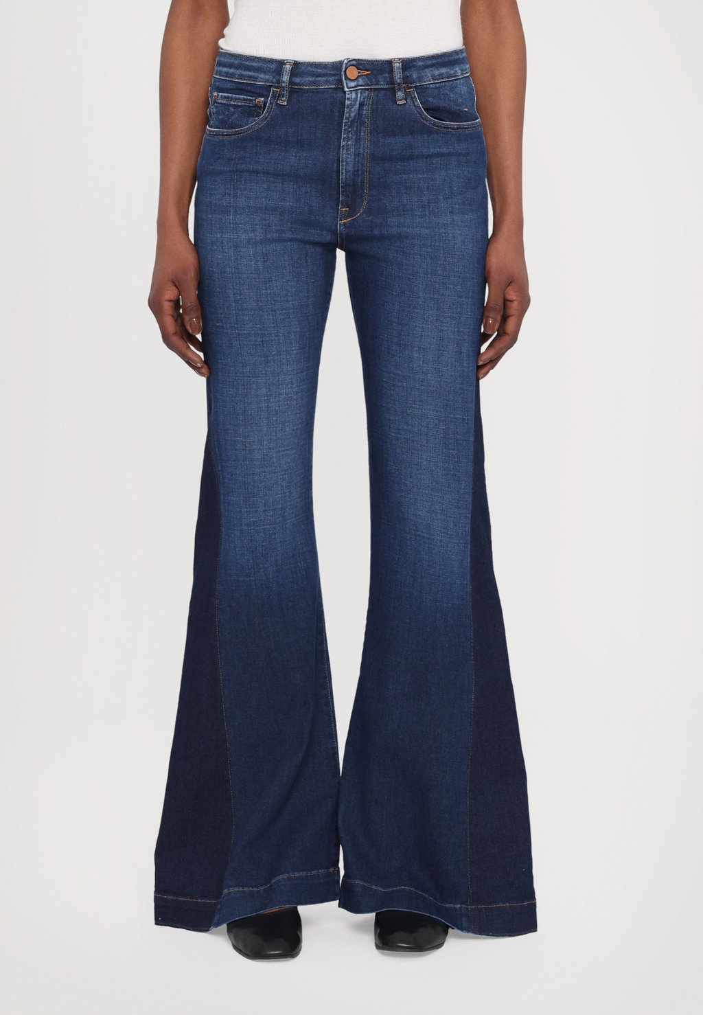 Расклешенные джинсы ALEXIA 3x1, синий
Расклешенные джинсы ALEXIA 3x1, синий