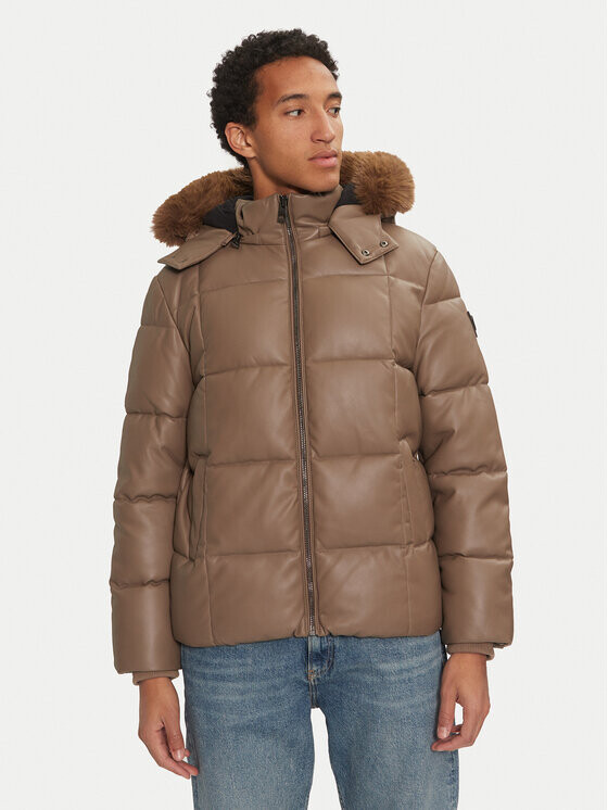 Куртка из искусственной кожи, стандартного кроя Guess, коричневый
Куртка из искусственной кожи, стандартного кроя Guess, коричневый