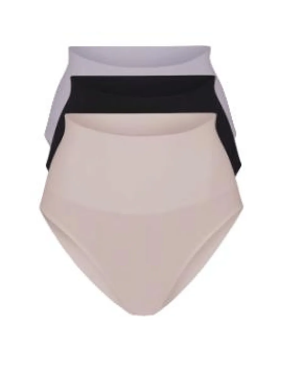 Комплект из 3 трусиков Essential Mindd, черный
Комплект из 3 трусиков Essential Mindd, черный