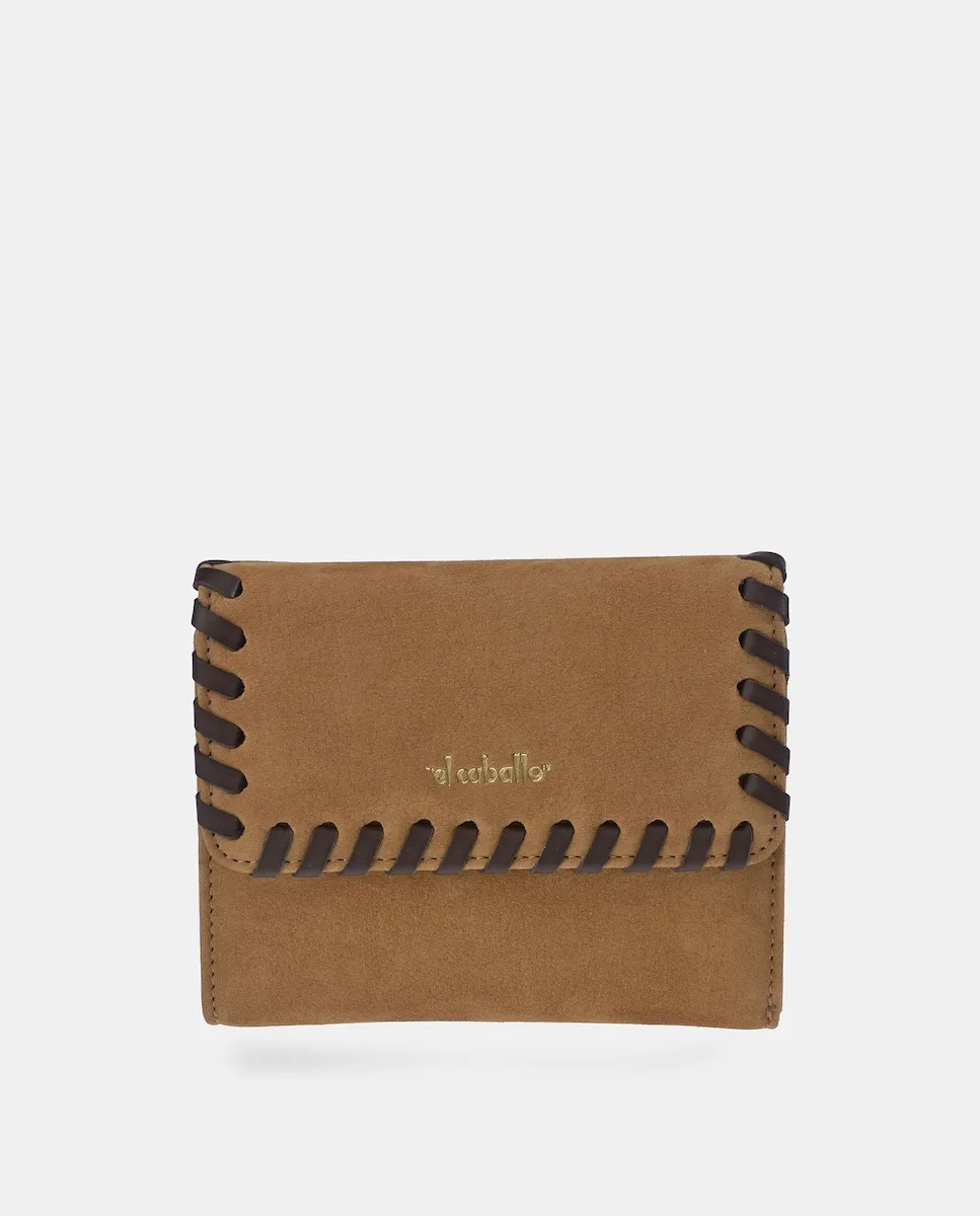 Женский маленький кошелек из красной кожи с прострочкой El Caballo
Женский маленький кошелек из красной кожи с прострочкой El Caballo