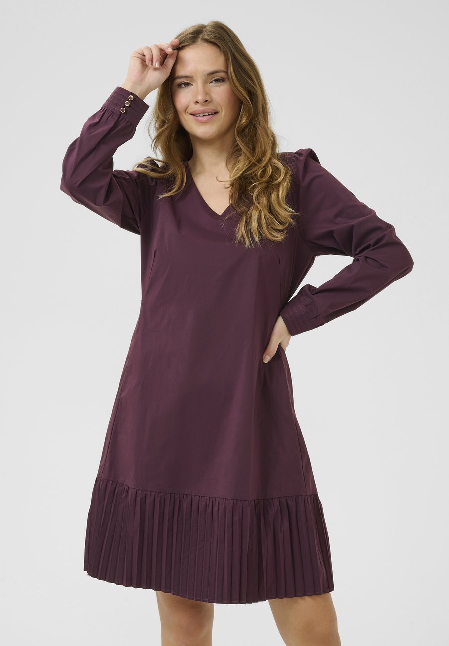 Платье Culture Day dress, Winetasting/Bordeaux
Платье Culture Day dress, Winetasting/Bordeaux