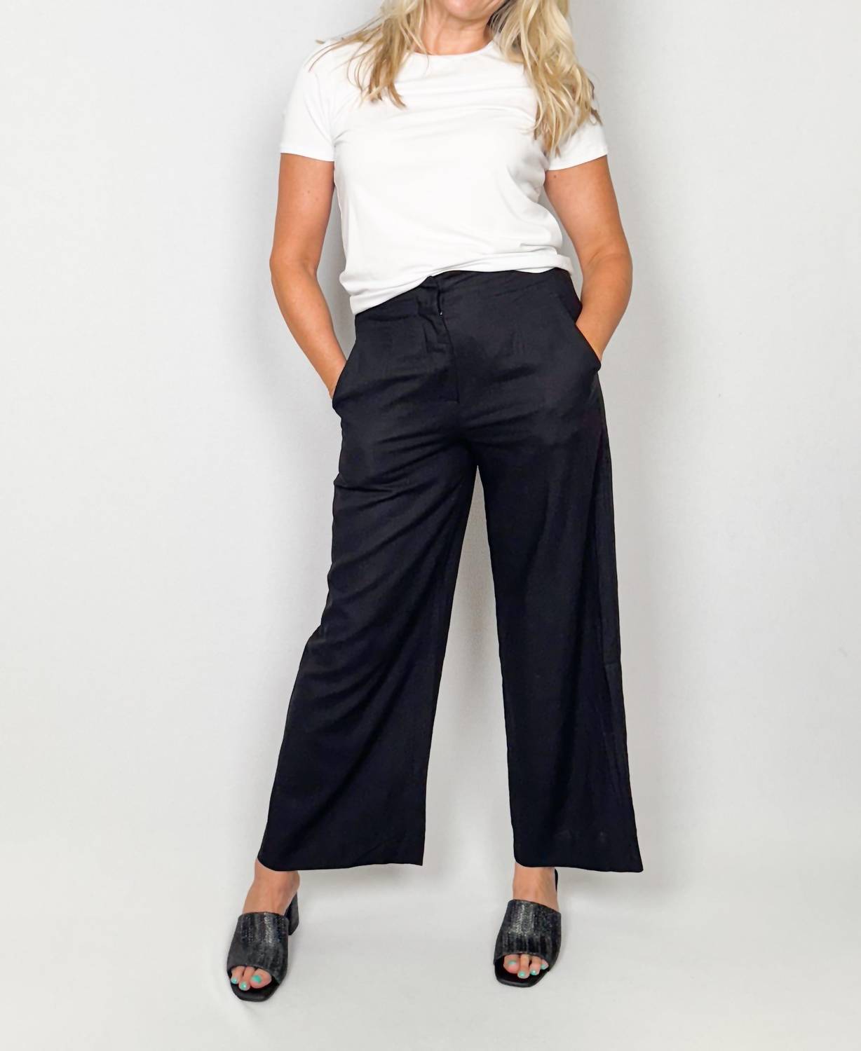 Брюки Dana черные Brave + True
Брюки Dana черные Brave + True