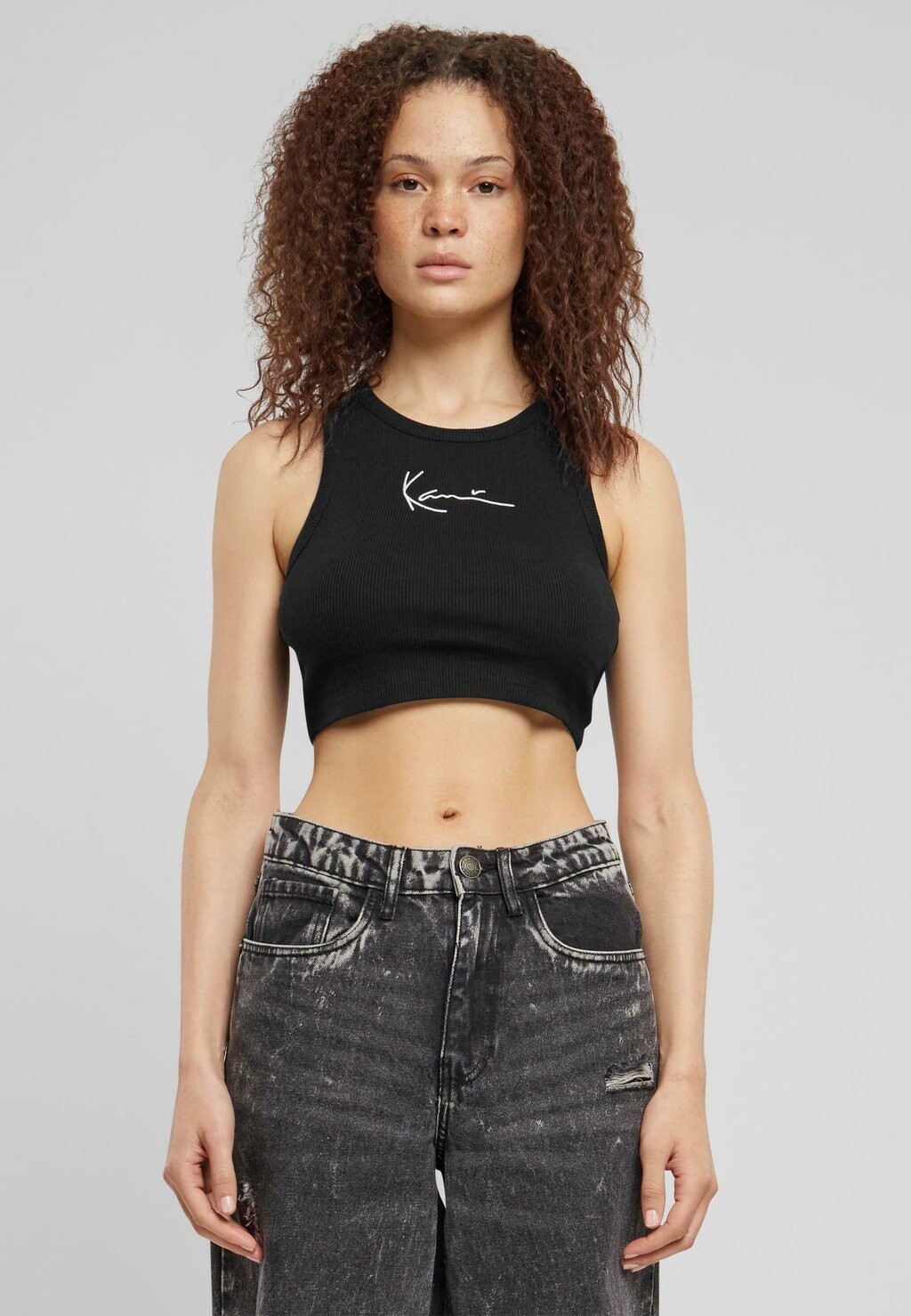 Топ SMALL SIGNATURE ESSENTIAL RACER Karl Kani, цвет black 
Топ SMALL SIGNATURE ESSENTIAL RACER Karl Kani, цвет black