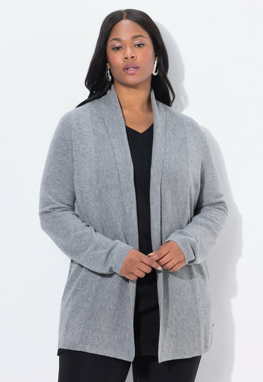 Кардиган Ulla Popken OPEN SHAPE SHAWL COLLAR, Pale Mottled Grey/Mottled Light Grey
Кардиган Ulla Popken OPEN SHAPE SHAWL COLLAR, Pale Mottled Grey/Mottled Light Grey