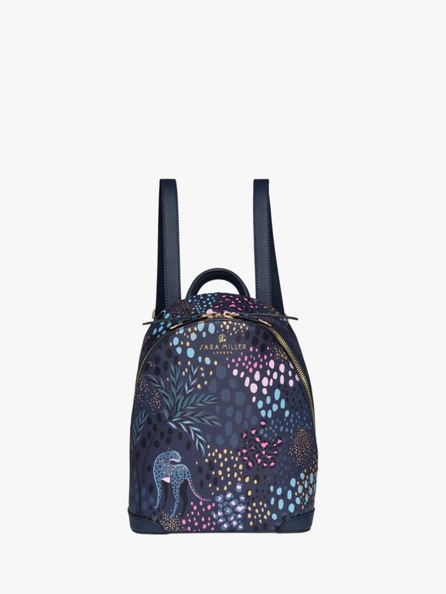 Мини-рюкзак из искусственной кожи Saffiano Sara Miller, Midnight Leopard
Мини-рюкзак из искусственной кожи Saffiano Sara Miller, Midnight Leopard