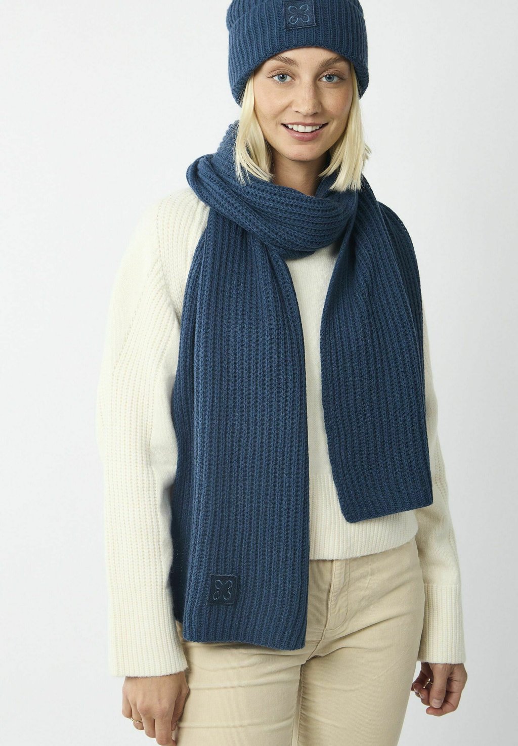 Шарф Codello, темно-синий 
Шарф Codello, темно-синий