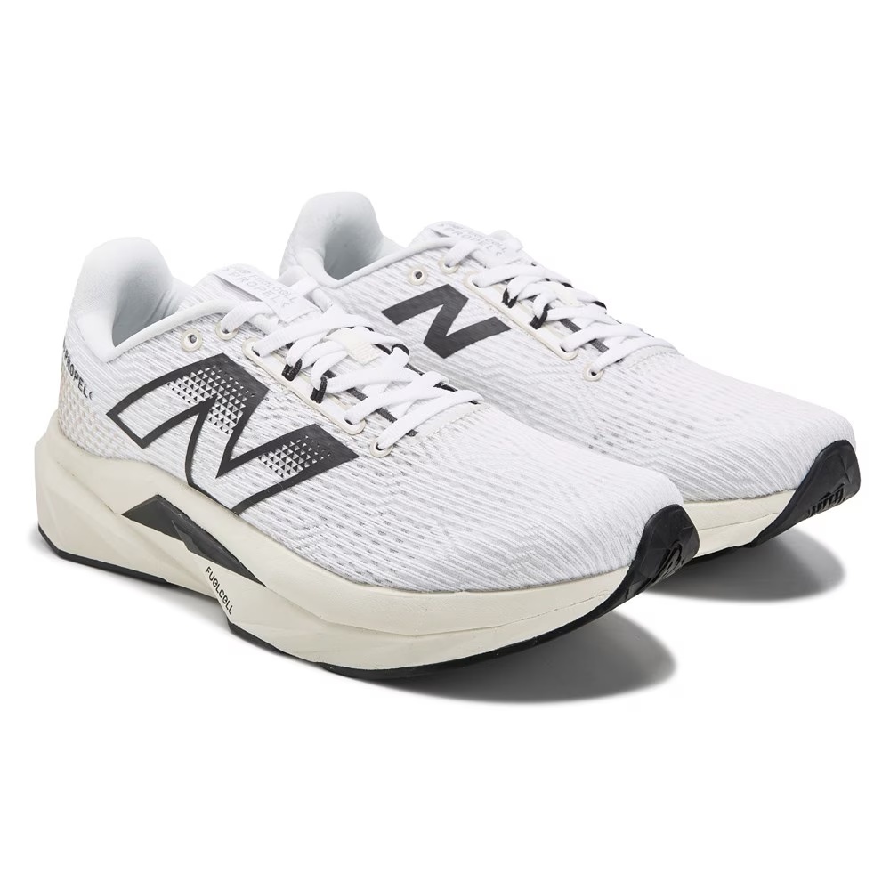 Кроссовки для бега Fuel cell propel v5 New Balance, white/black
Кроссовки для бега Fuel cell propel v5 New Balance, white/black