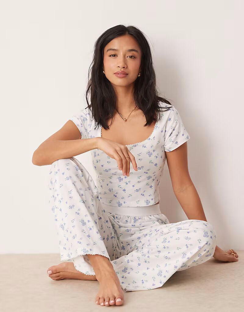 Пижамные брюки ASOS DESIGN Petite mix & match с открытым поясом и отделкой пико с мелким принтом ASOS Petite
Пижамные брюки ASOS DESIGN Petite mix & match с открытым поясом и отделкой пико с мелким принтом ASOS Petite