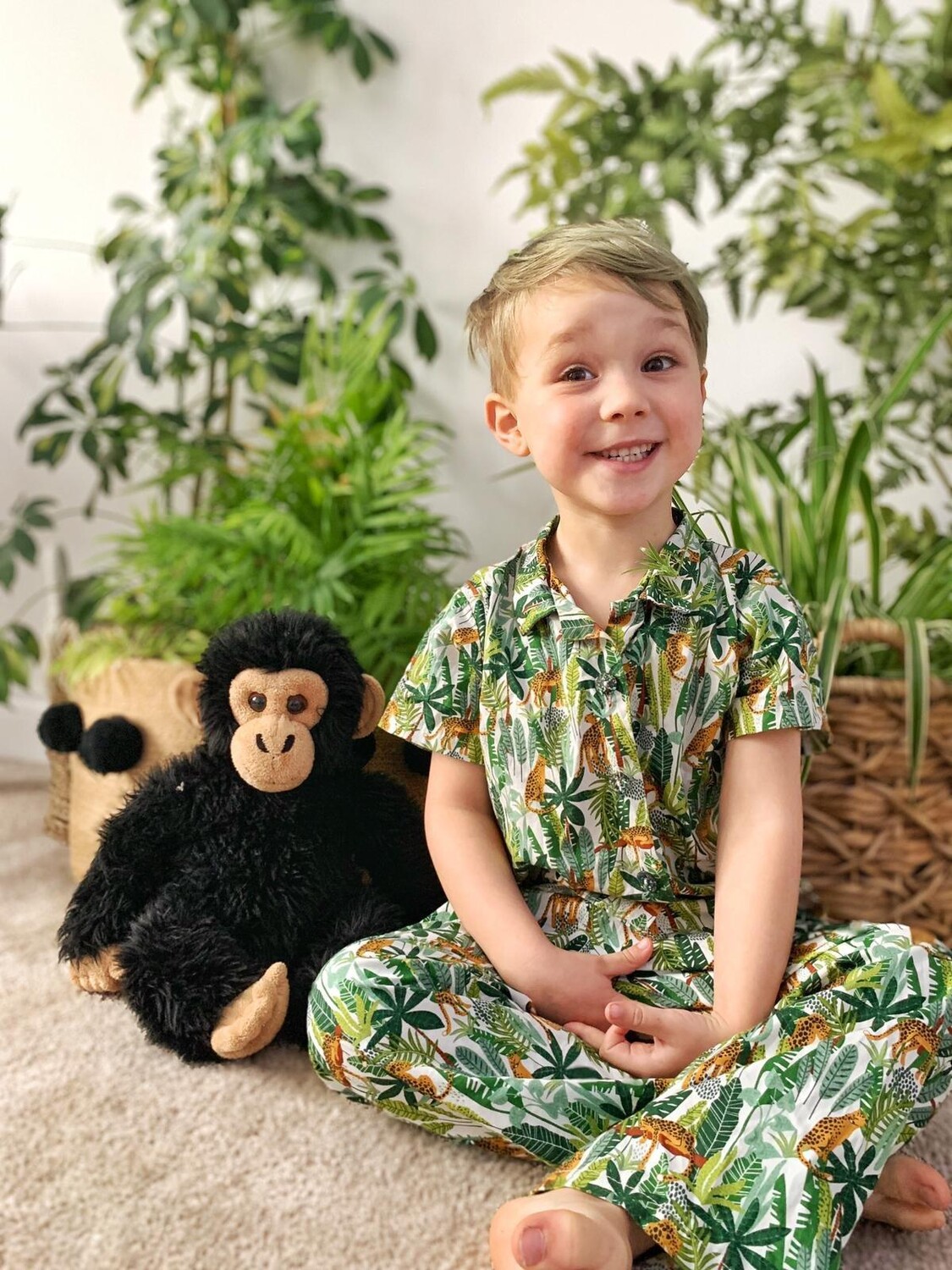 Пижамный комплект с длинными брюками и леопардовым принтом Lazy Fox In A Box, зеленый
Пижамный комплект с длинными брюками и леопардовым принтом Lazy Fox In A Box, зеленый