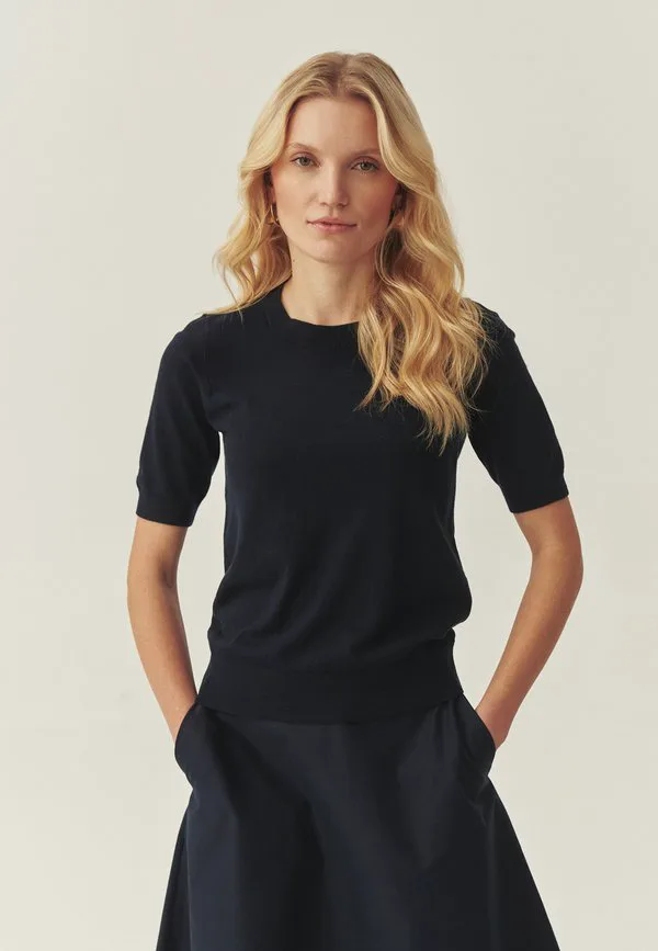 Простая футболка Tatuum, Navy, Синий, Простая футболка Tatuum, Navy
Простая футболка Tatuum, Navy, Синий, Простая футболка Tatuum, Navy