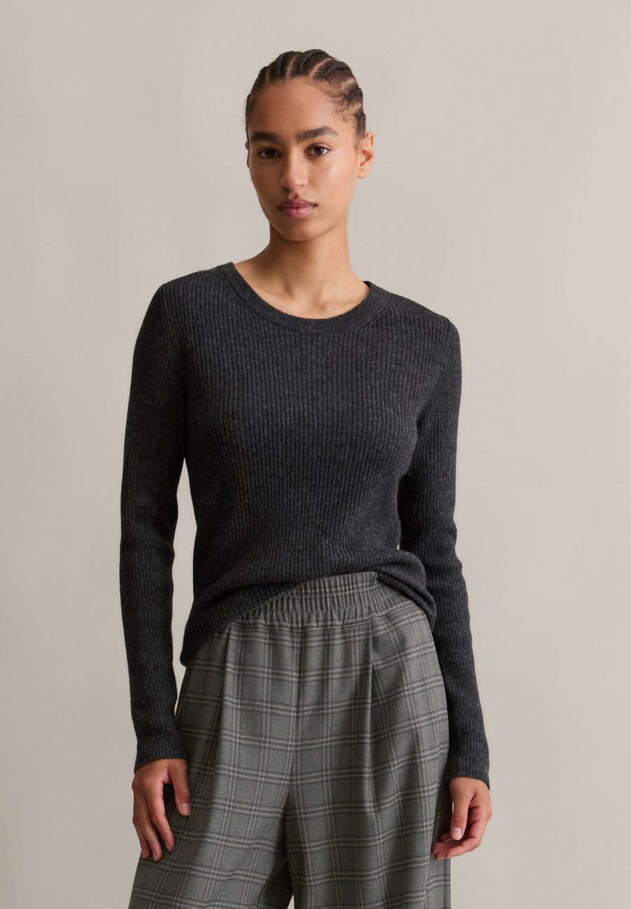 Джемпер Marc O'Polo DENIM Jumper, Anthra Melange/Dark Grey
Джемпер Marc O'Polo DENIM Jumper, Anthra Melange/Dark Grey