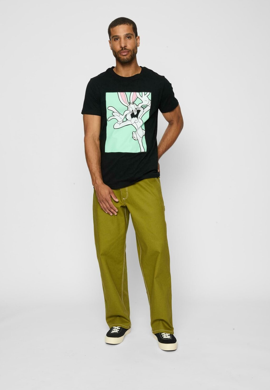 Футболки с принтом LOONEY TUNES BUGS BUNNY FUNNY FACE Mister Tee, черный
Футболки с принтом LOONEY TUNES BUGS BUNNY FUNNY FACE Mister Tee, черный