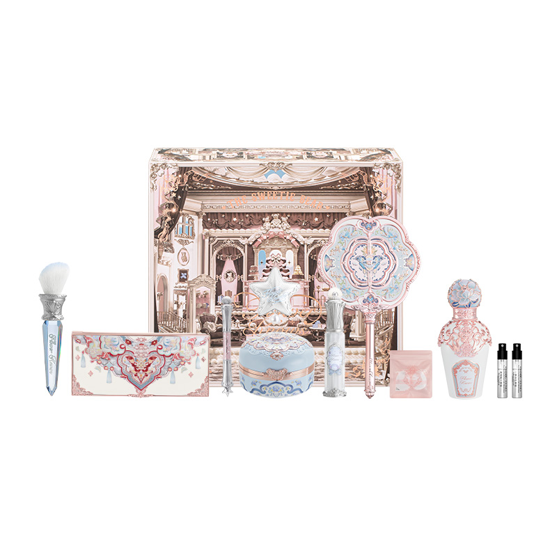 Набор для макияжа: жидкая помада, румяна и тени для век глянцевая помада натуральный оттенок Flower Knows, cloud brocade weaves dreams
Набор для макияжа: жидкая помада, румяна и тени для век глянцевая помада натуральный оттенок Flower Knows, cloud brocade weaves dreams