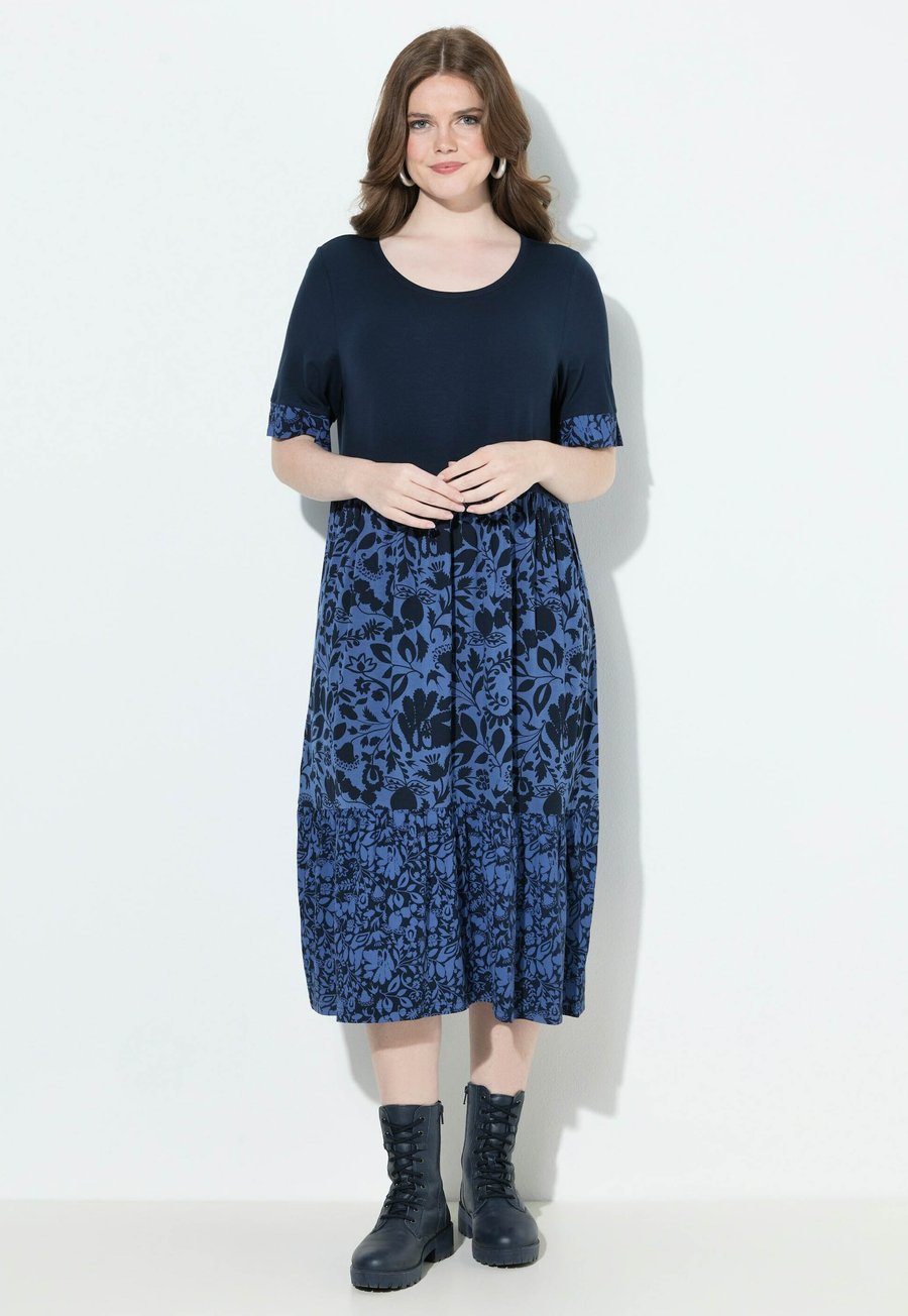 Платье Ulla Popken Day dress, Marine/Dark Blue
Платье Ulla Popken Day dress, Marine/Dark Blue