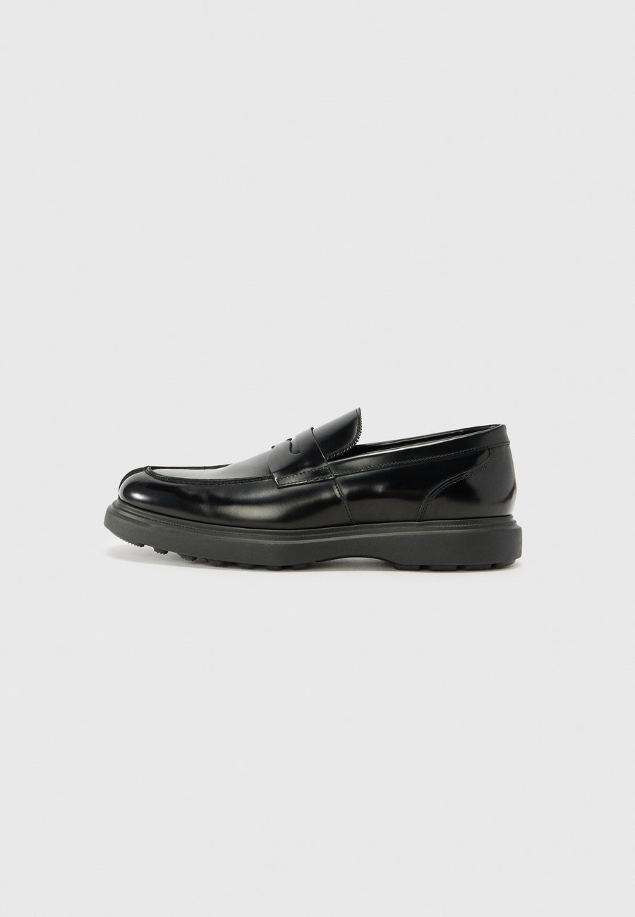 Лоферы Stuart Weitzman ALVIN, Black
Лоферы Stuart Weitzman ALVIN, Black