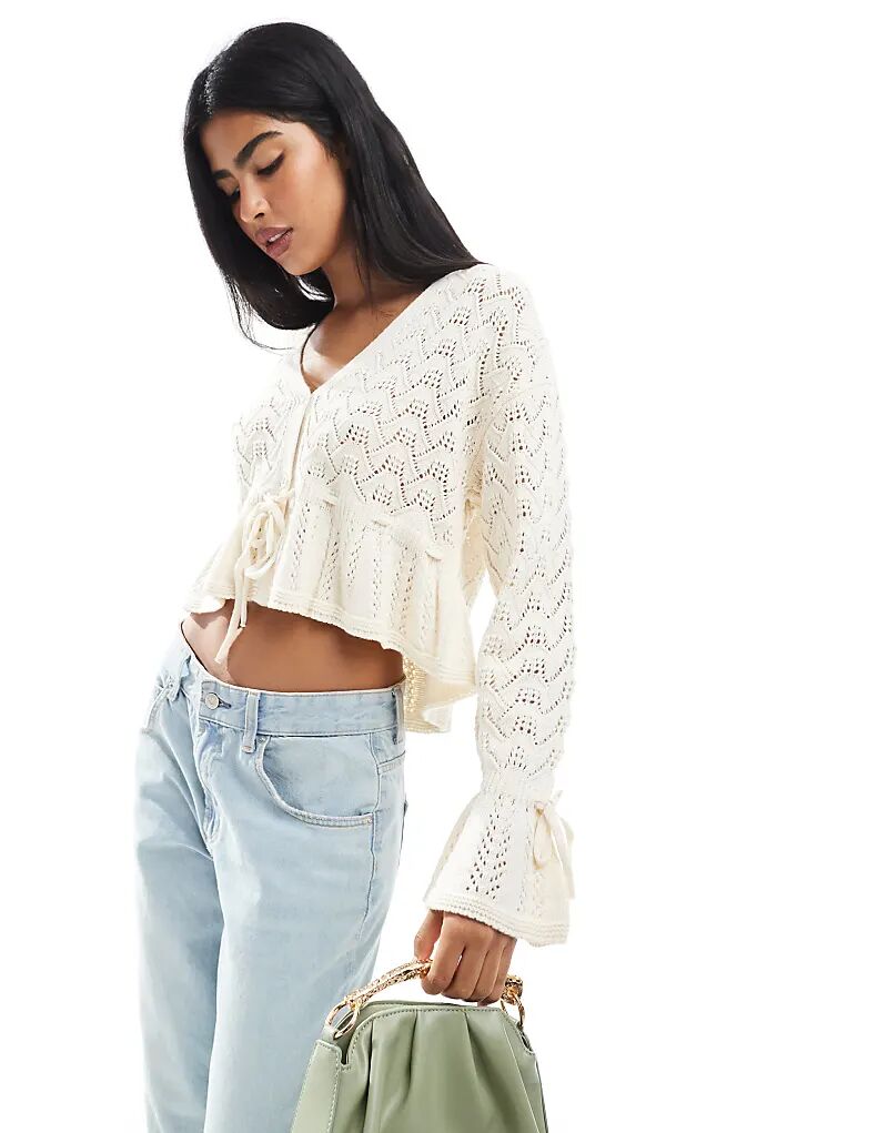 Вязаный топ Miss Selfridge с гофрированными рукавами
Вязаный топ Miss Selfridge с гофрированными рукавами