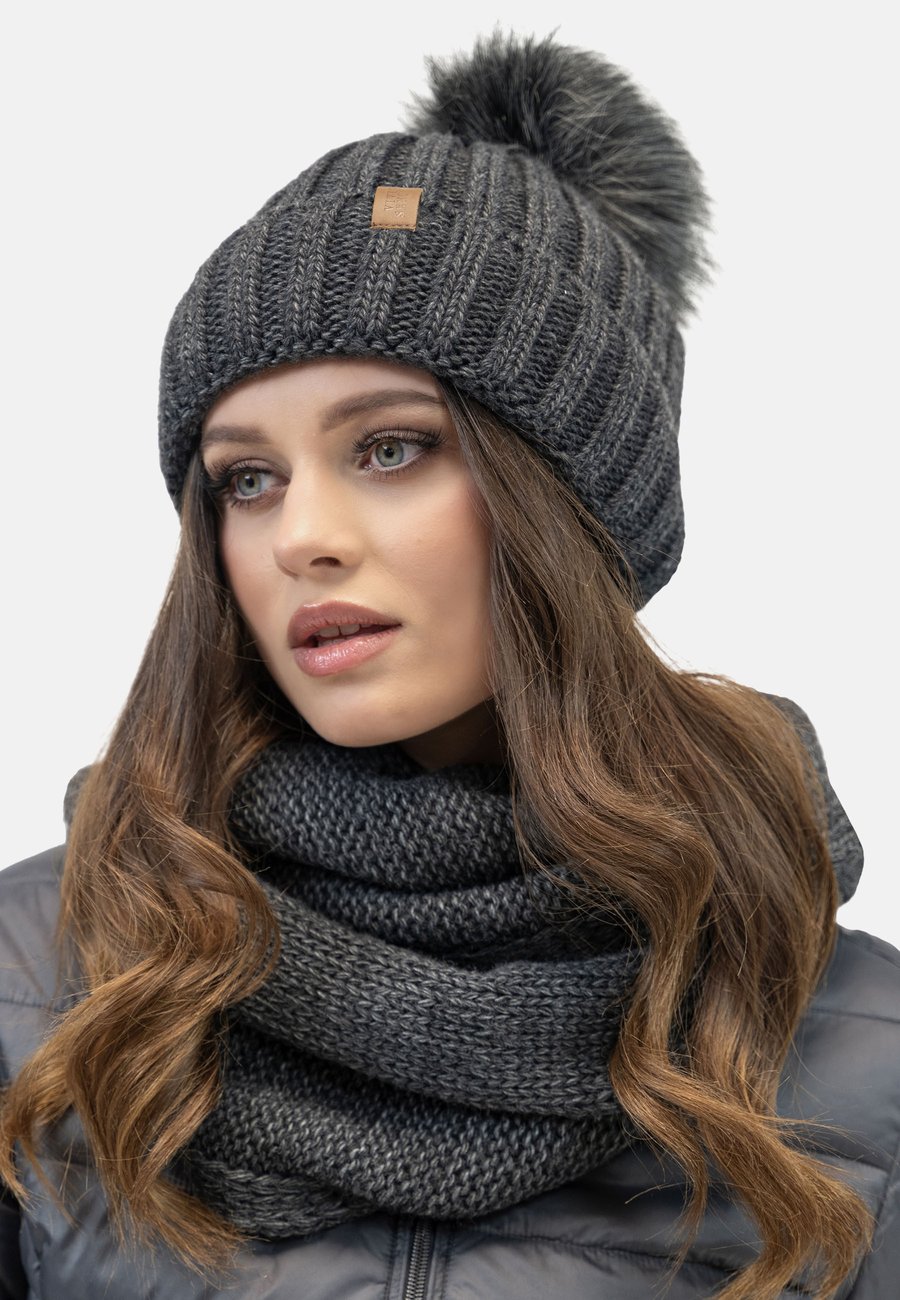 Шапка Vivisence LOOP SET, Graphite/Anthracite
Шапка Vivisence LOOP SET, Graphite/Anthracite