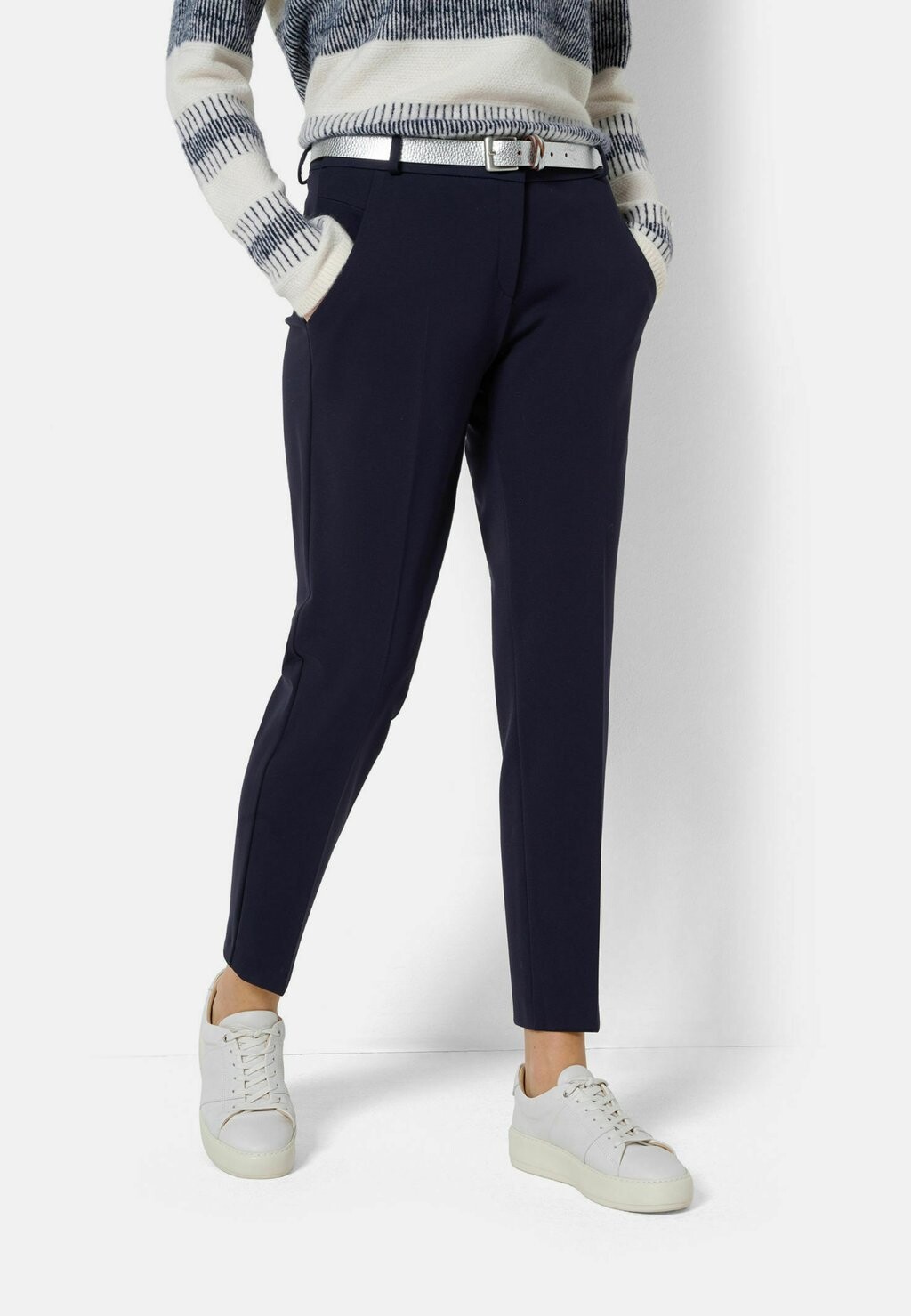 Чиносы STYLE BRAX, цвет navy
Чиносы STYLE BRAX, цвет navy