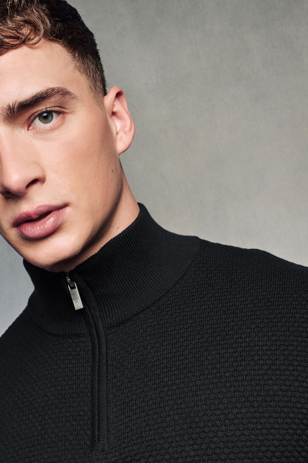 Джемпер прямого кроя из 100% хлопка премиум класса с застежкой молнией на воротнике Next, черный
Джемпер прямого кроя из 100% хлопка премиум класса с застежкой молнией на воротнике Next, черный