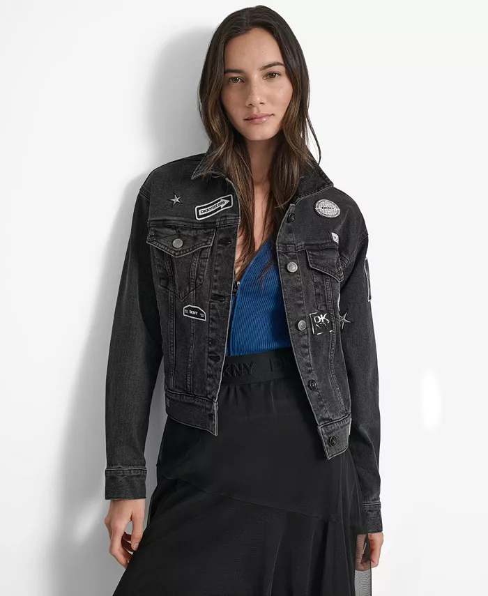 Женская джинсовая куртка с пуговицами спереди, булавками и нашивками DKNY, синий
Женская джинсовая куртка с пуговицами спереди, булавками и нашивками DKNY, синий