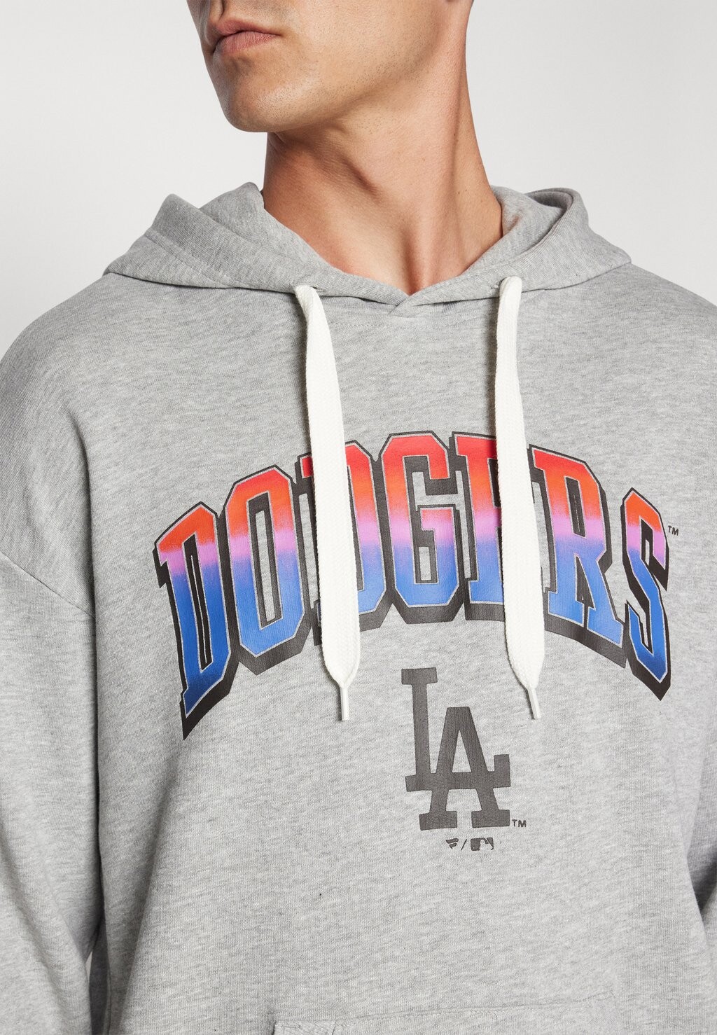 Толстовка с символикой MLB LOS ANGELES DODGERS GRADIENT PULLOVER HOODIE Fanatics, серый
Толстовка с символикой MLB LOS ANGELES DODGERS GRADIENT PULLOVER HOODIE Fanatics, серый