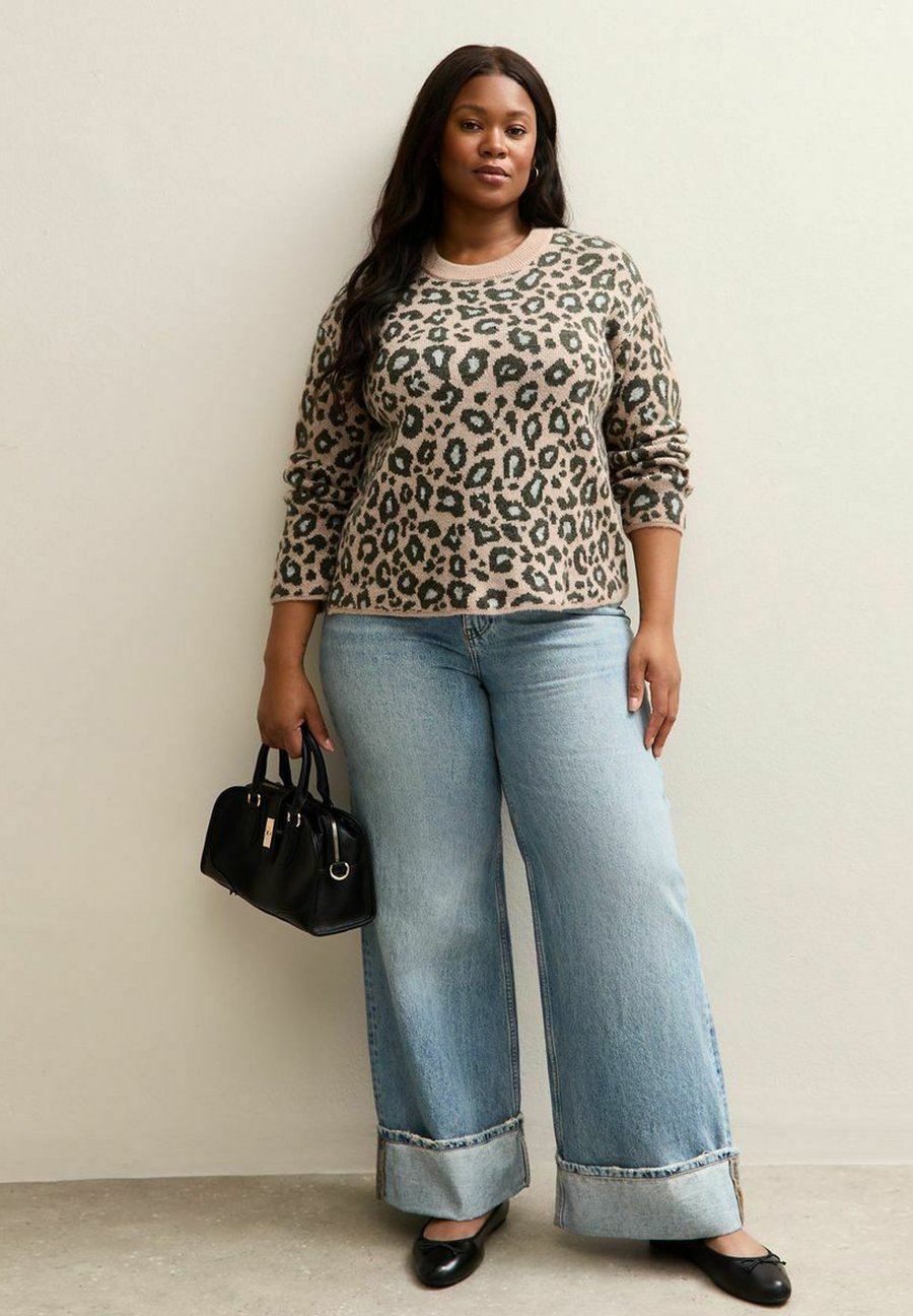 Джемпер New Look Curves CURVES LEOPARD CREW NECK, Brown Pattern/Brown
Джемпер New Look Curves CURVES LEOPARD CREW NECK, Brown Pattern/Brown